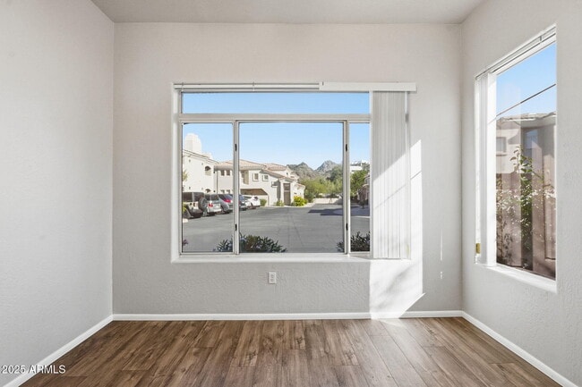 Building Photo - 1747 E Northern Ave