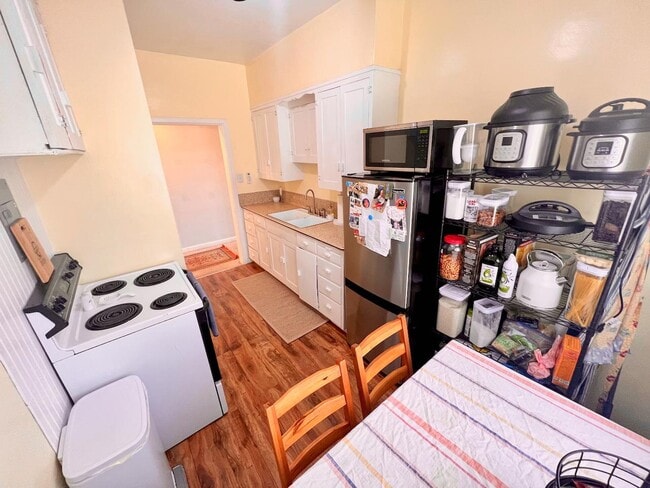 Building Photo - 184 N 200 E