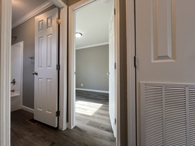 Building Photo - 215 Red Spruce Cir