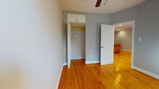 Building Photo - Modern 1 bedroom unit in Bloomingdale/Ecki...