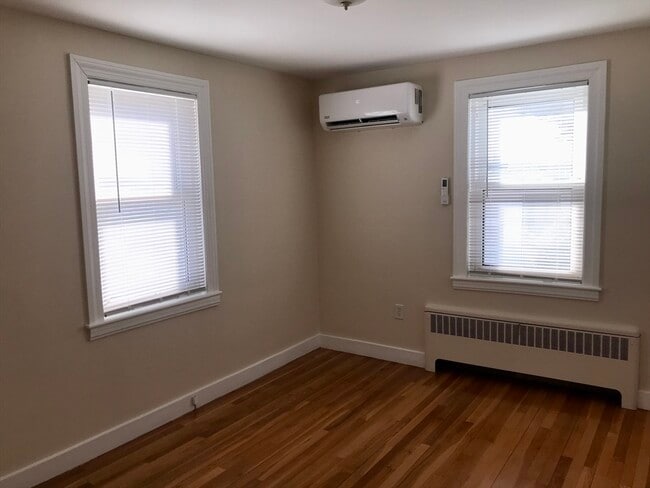 Building Photo - 138 King Philip Rd