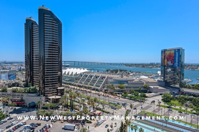 Building Photo - Spectacular Marina District 3-Bedroom Pent...