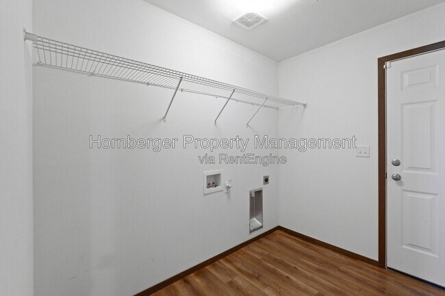 Building Photo - 10326 W Salmonberry