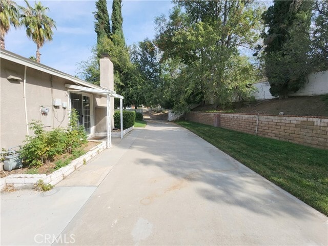 Building Photo - 5165 Pearblossom Dr