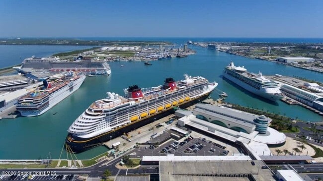 Building Photo - 4605 Ocean Beach Blvd