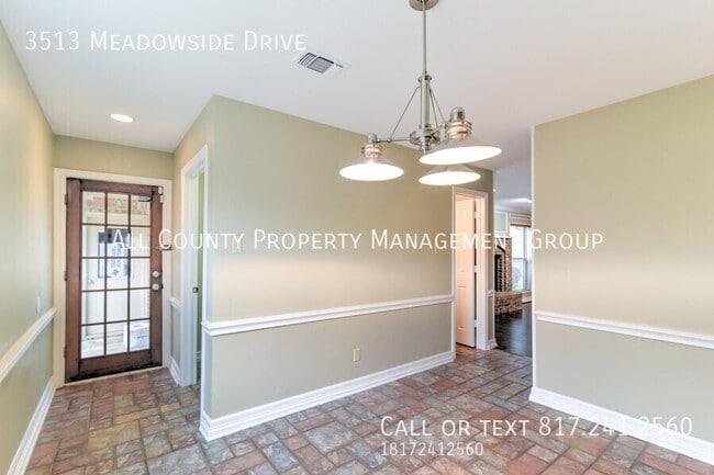Building Photo - 3513 Meadowside Dr