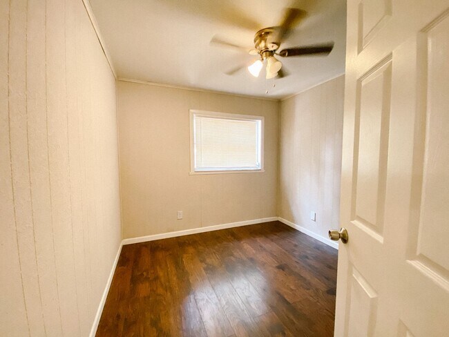 Building Photo - 3 Bedroom Home for Rent in Tampa!