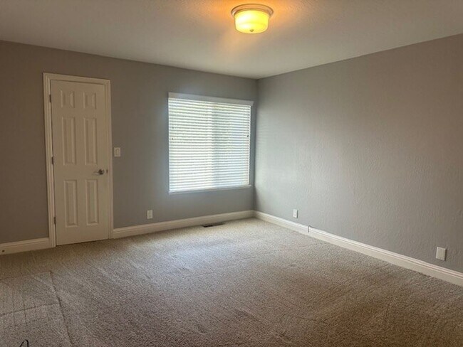 Building Photo - 55-2001