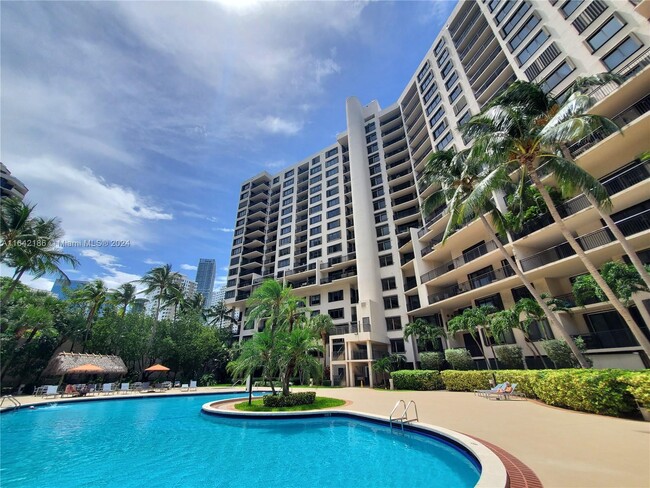 Building Photo - 540 Brickell Key Dr