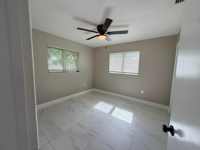 Building Photo - 6036 Westover Rd