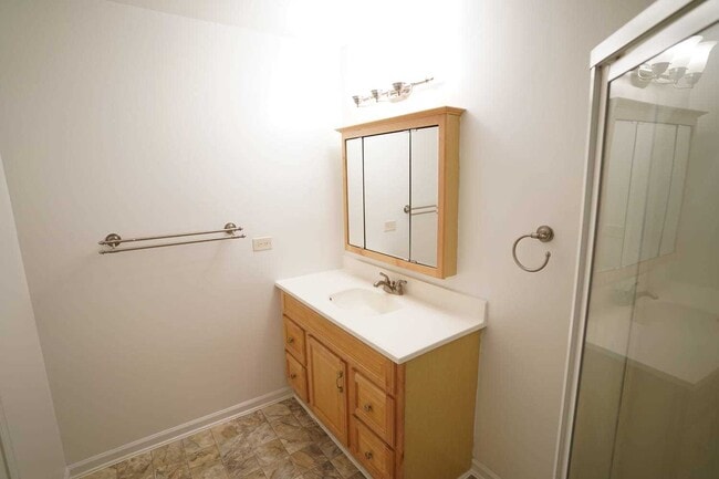 Building Photo - 361 Farnsworth Ct
