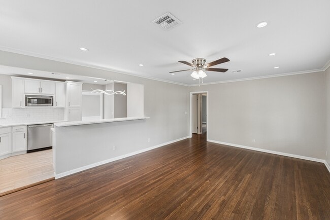 Building Photo - 3815 S Cincinnati Ave