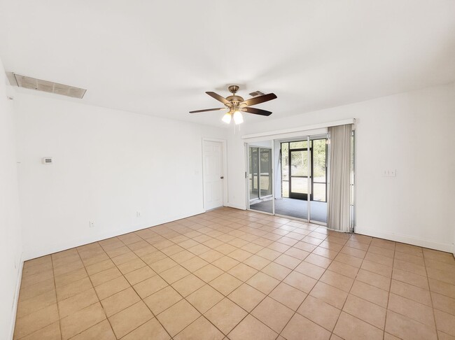 Building Photo - Annual rental offering privacy and space on 1.14 acres in Naples!