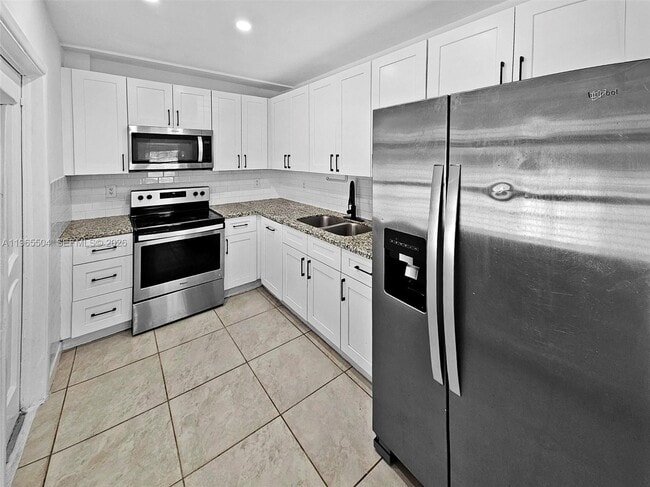 Building Photo - 315 NE 165th St