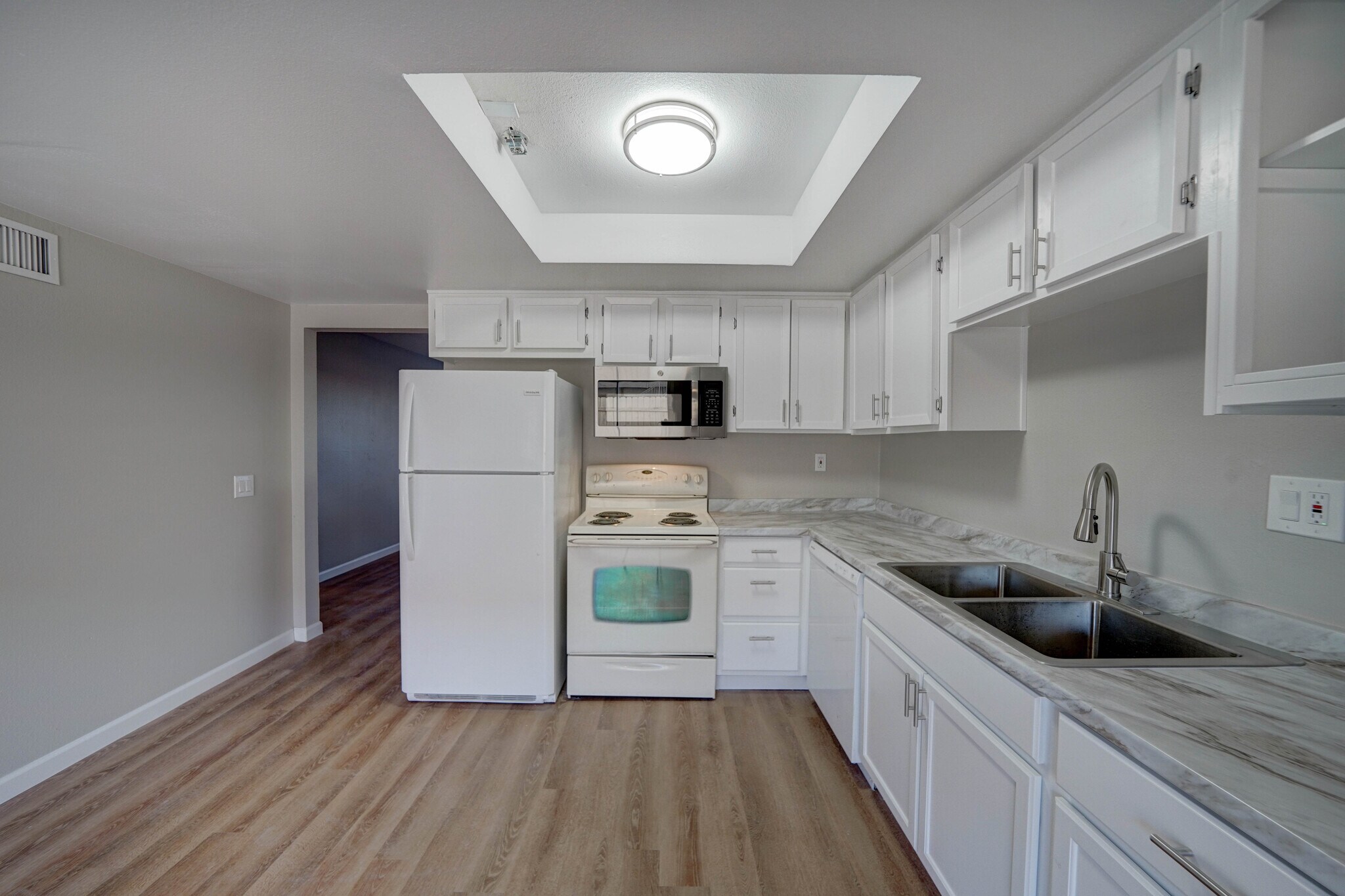 Building Photo - 5301 W Campbell Ave