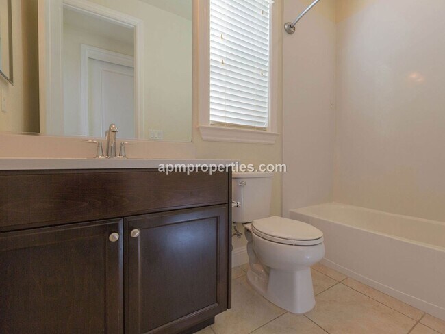 Building Photo - Desirable 4 Bedrooms + Bonus, 4.5 Baths, Gale Ranch in San Ramon!