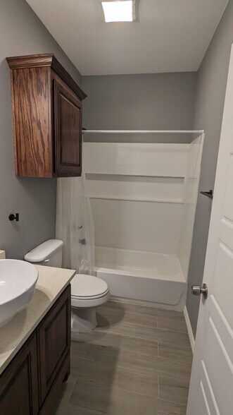 Building Photo - 1010 E Epstein St