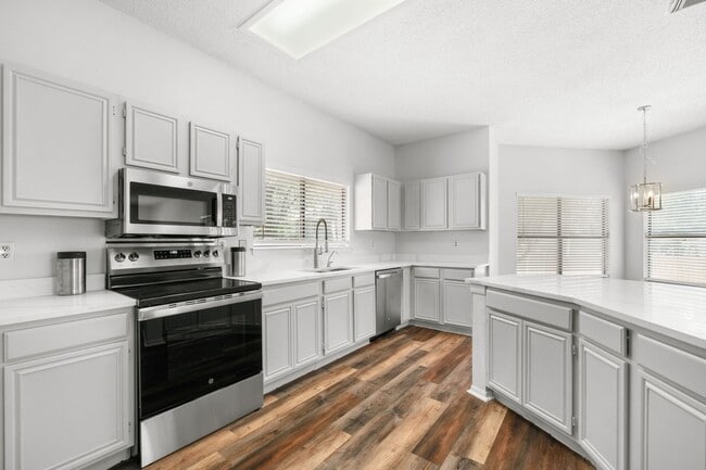 Building Photo - MOVE-IN READY REMODELED RENTAL HOME LOCATED IN NORTHWEST CROSSING