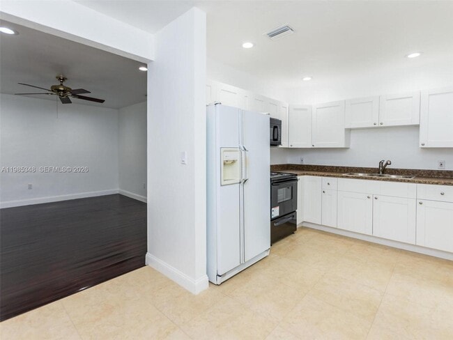 Building Photo - 6300 NW 41st St