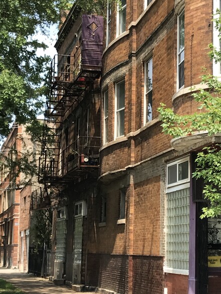 Building Photo - 905 N Rockwell St