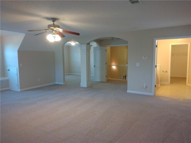 Building Photo - 131 Peachtree Glen Dr