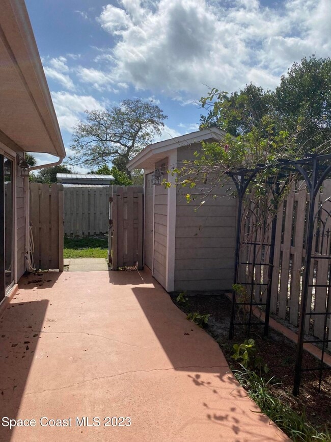 Building Photo - 1927 Quail Ridge Ct