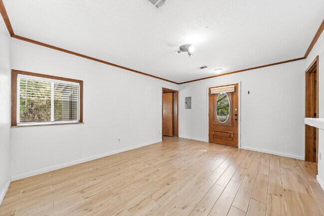 Building Photo - 301 Tatum Rd