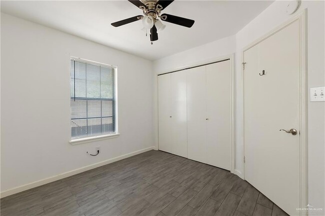 Building Photo - 901 Galveston Ave W