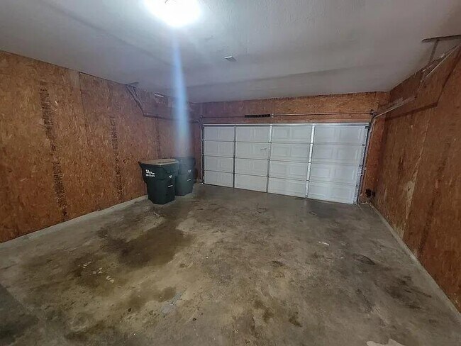 Building Photo - 812 Sagewood Trail