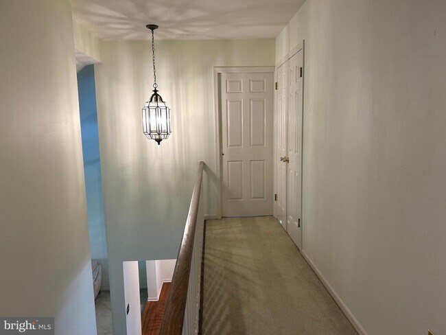 Building Photo - 206 Springhouse Pond