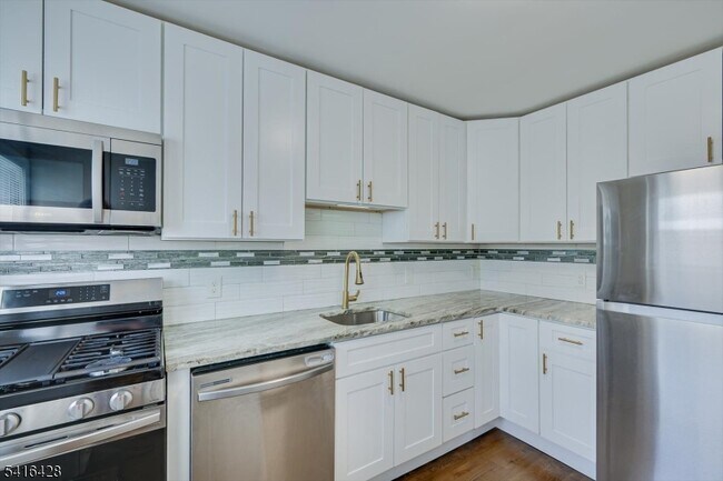 Building Photo - 432 Rosetta Pl