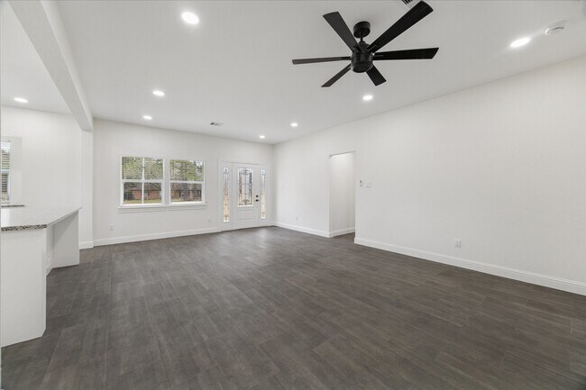 Building Photo - 30731 Martens Rd