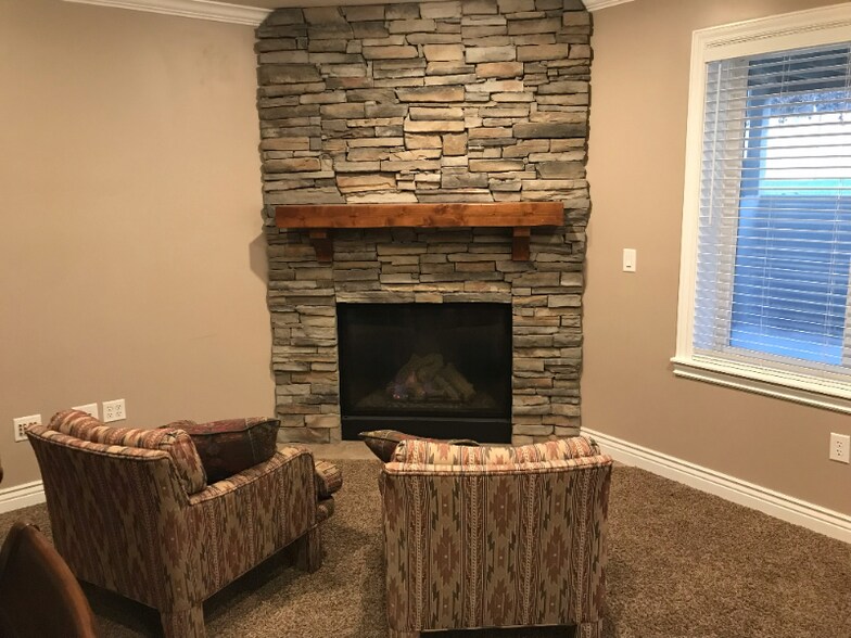 Building Photo - 82 N 3475 W