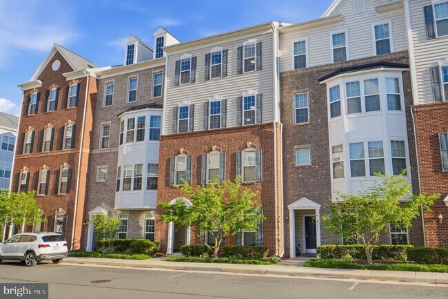 Building Photo - 43849 Kingston Station Terrace