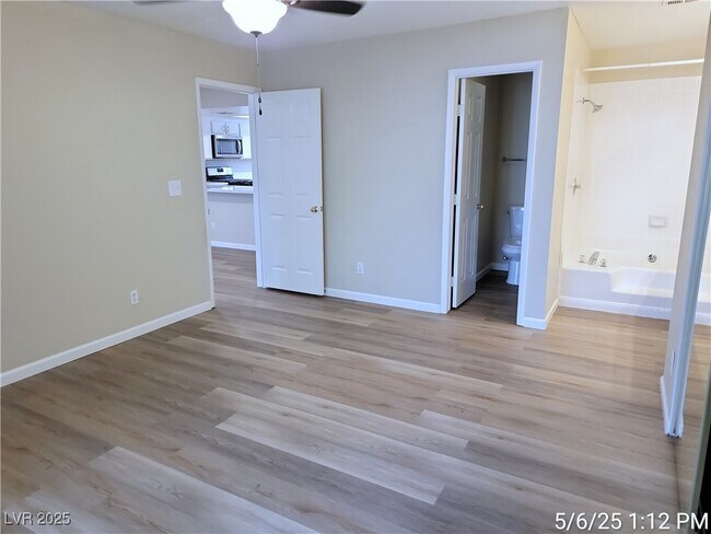 Building Photo - 2815 Blue Bonnet Dr