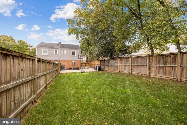 Building Photo - 5820 Fifer Dr