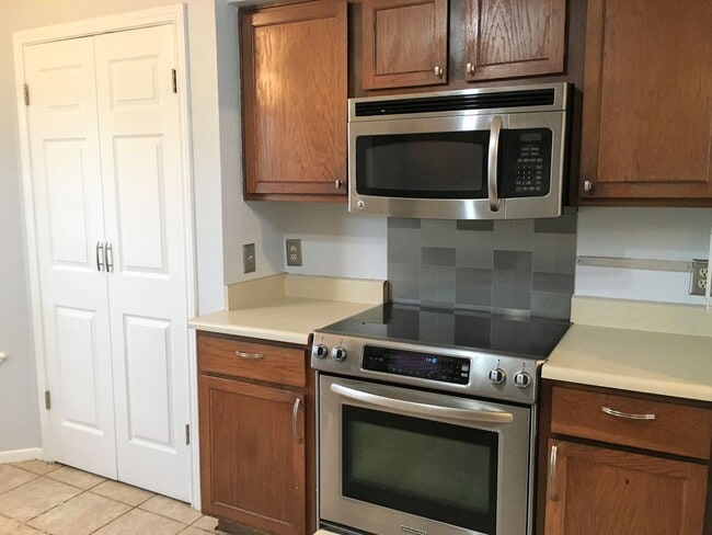 Building Photo - 2924 St Joseph St