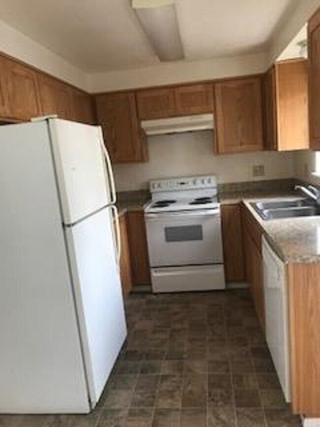 Building Photo - 174a