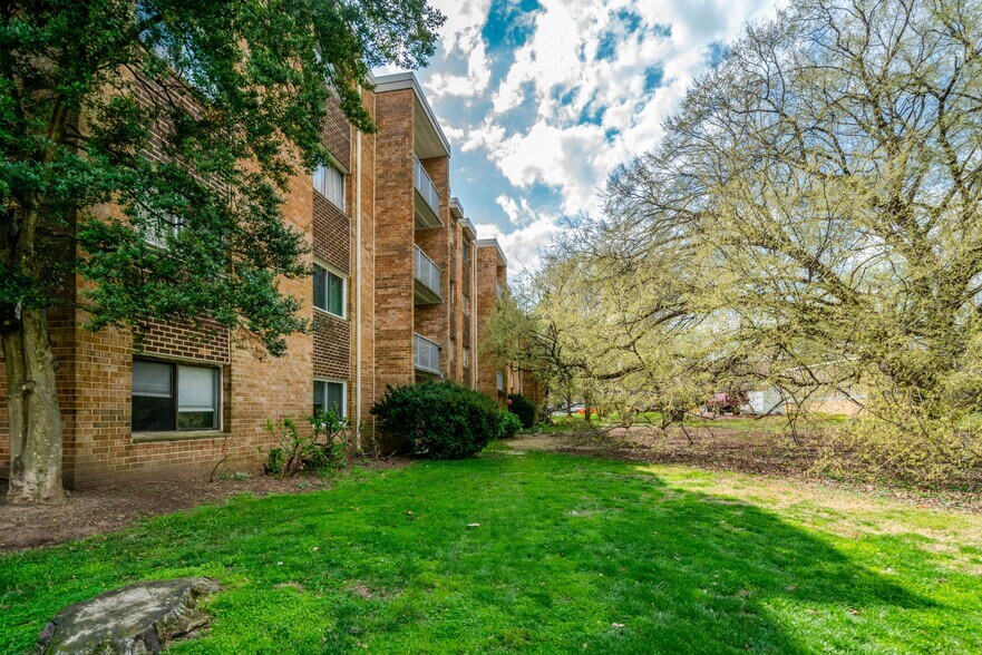 Building Photo - 2904 Kings Chapel Rd