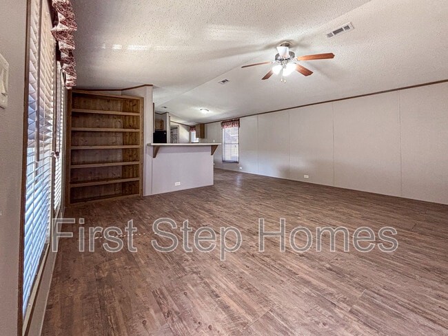 Building Photo - 618 San Rafael