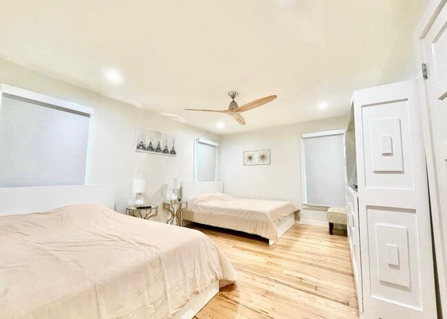 Building Photo - 6623 Kenwell St