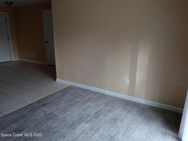 Building Photo - 2449 Mercury Dr