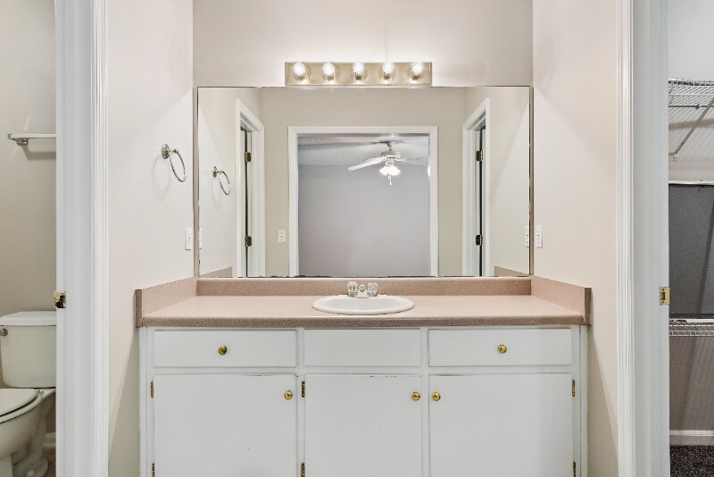 Building Photo - 428 Sandy Oak Dr