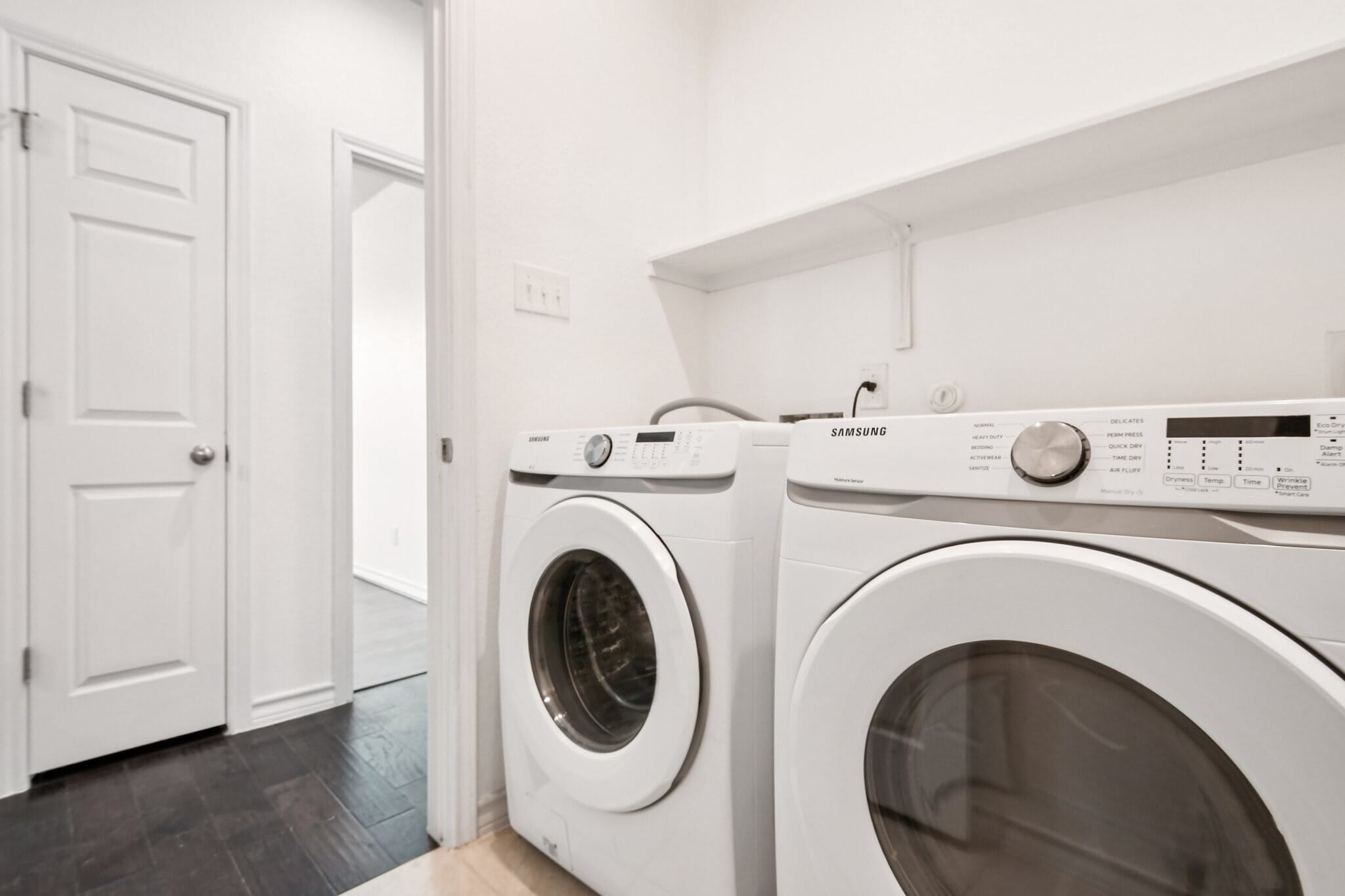 Laundry Room - 7634 Leonardo Dr