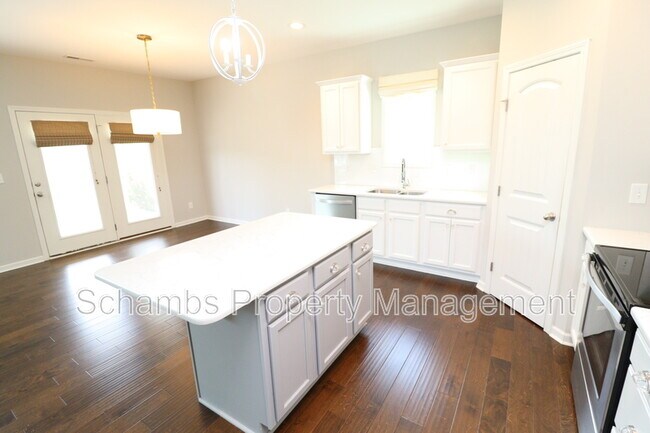 Building Photo - 84 Fairview St