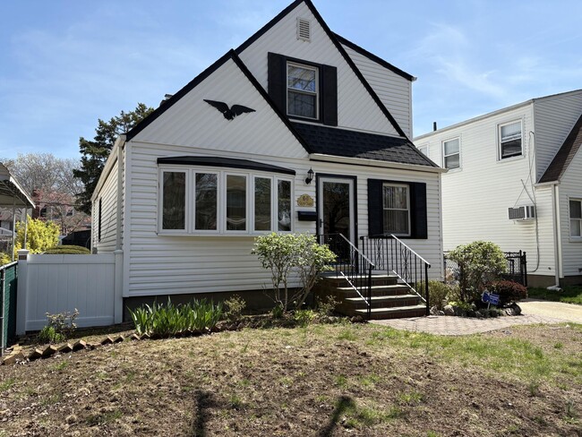 Primary Photo - 81-11 261st St