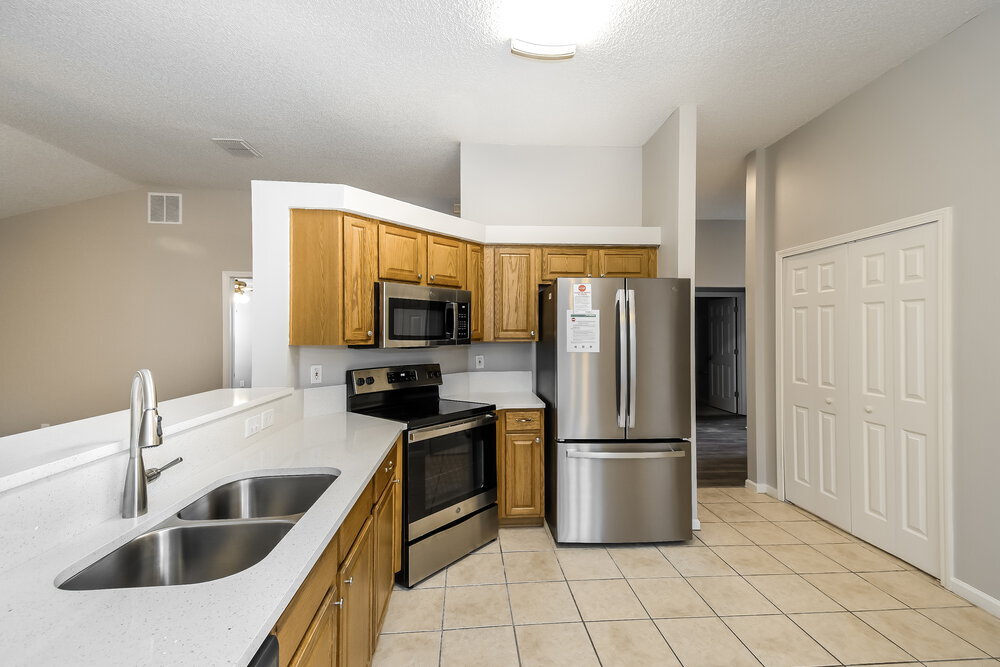 Building Photo - 1525 Ashleigh St