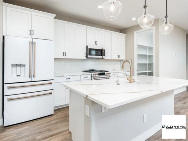 Building Photo - Comfortable home for you