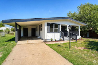 Building Photo - 4305 NW Ridgecrest Dr