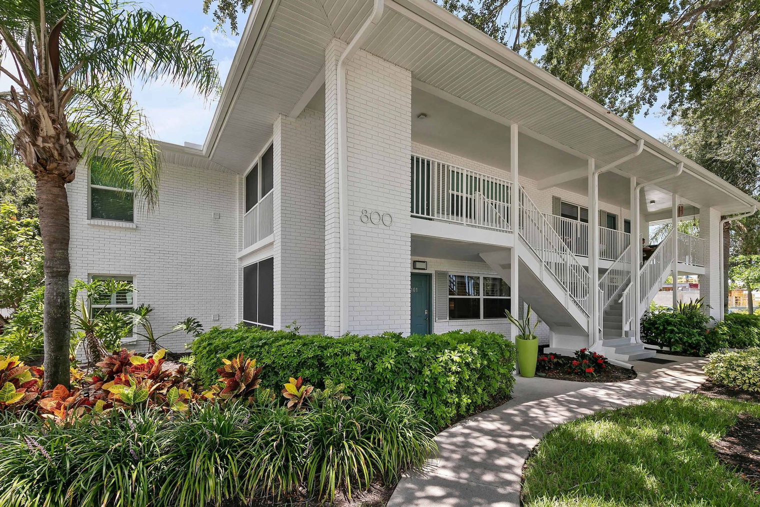 Building Photo - 800 S Golf Dr